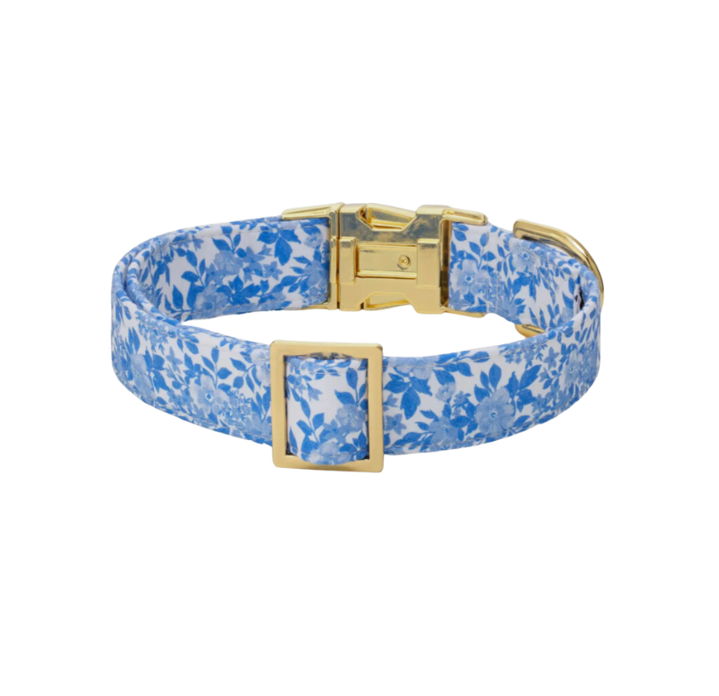 Blue Roses Spring Collar